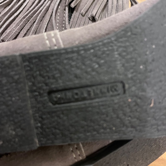 Minnetonka 2 layer gray suede fringe boots, size 8, cowboy chic, boho - Picture 9 of 14